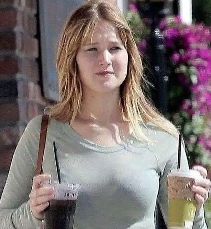 Jennifer Lawrence Looking Normal